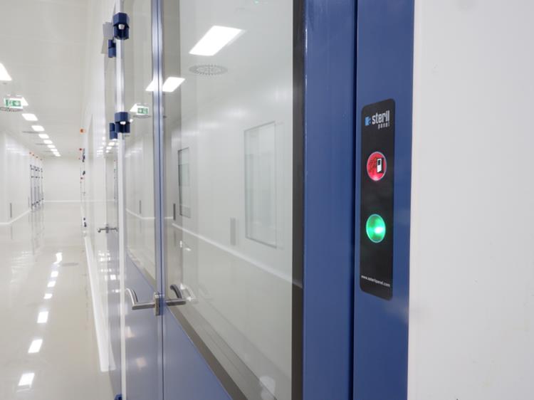 Interlock - Airlock Access Systems_Cleanroom Interlock - Advantages of Airlock Pass Systems at a Glance